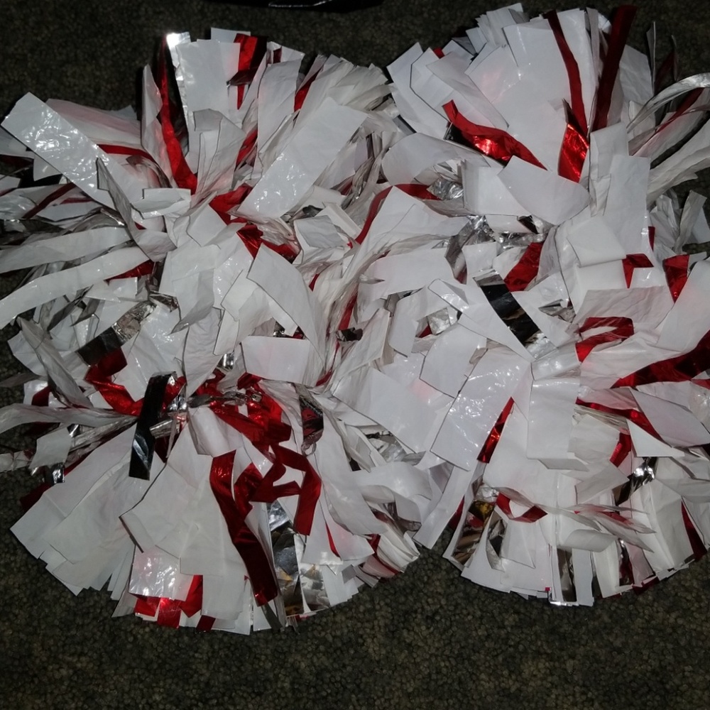 Dance/cheer practice poms
